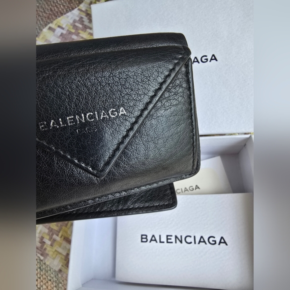 Balenciaga Black Leather Trifold Wallet - Picture 1 of 14